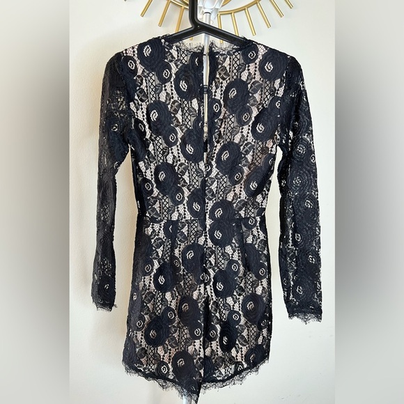 Francesca’s long sleeve black lace shorts dressy romper. Fully lined size XS EUC - Picture 11 of 11